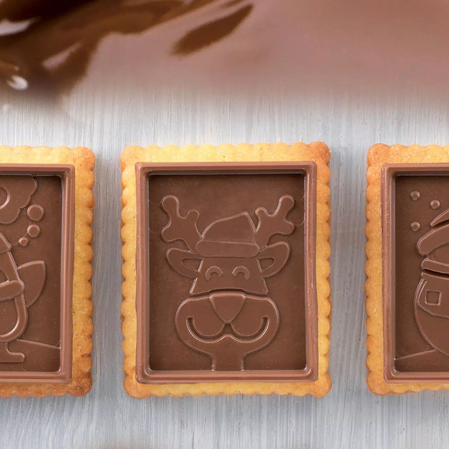 Silikónová forma a vykrajovátko na keksíky s čokoládou - hranatá