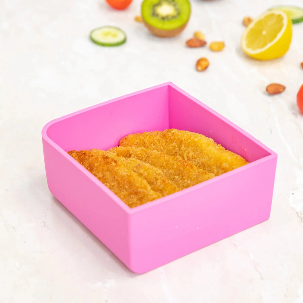 MontiiCo FEAST štvorcová silikónová tácka Ružová