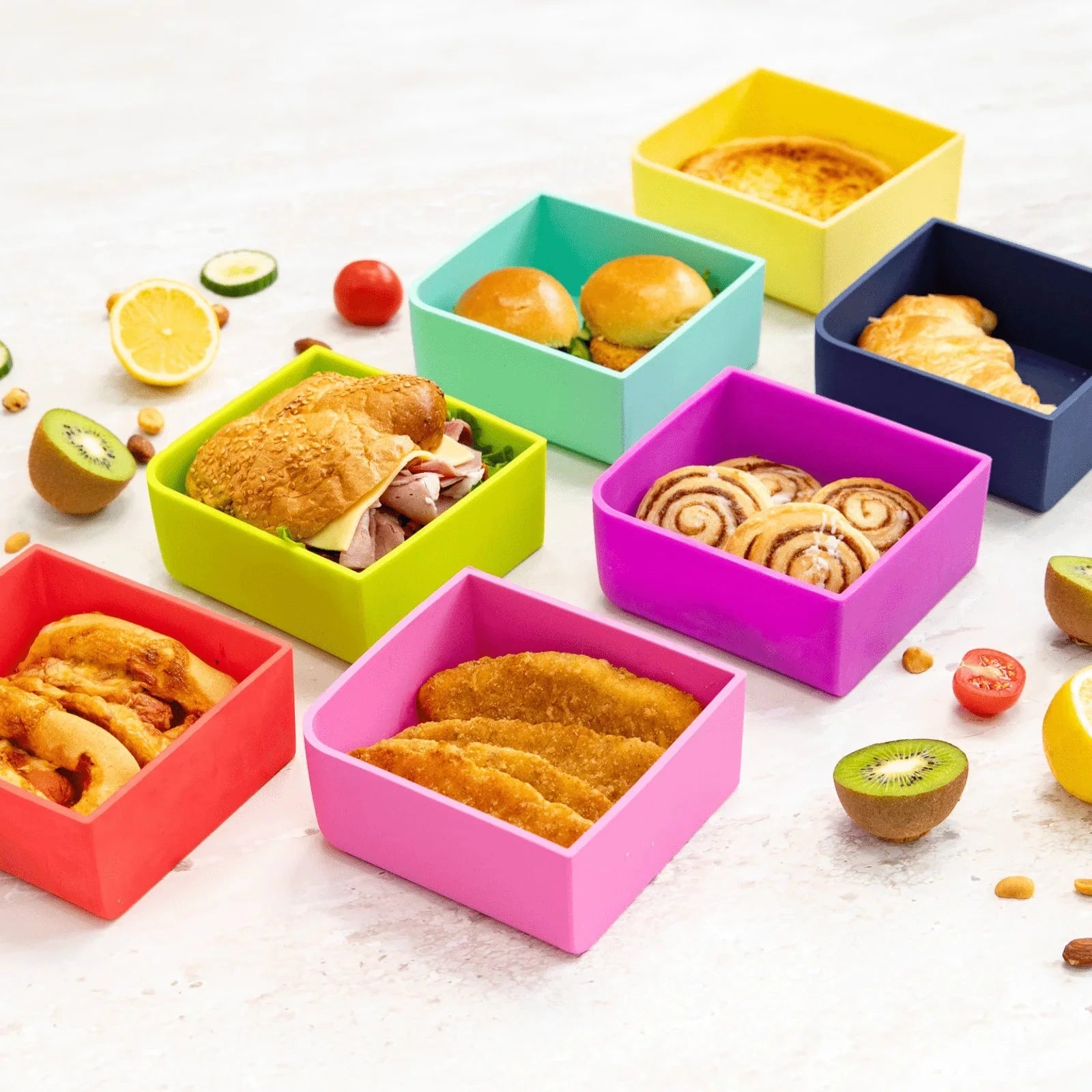 MontiiCo FEAST štvorcová silikónová tácka Tyrkys