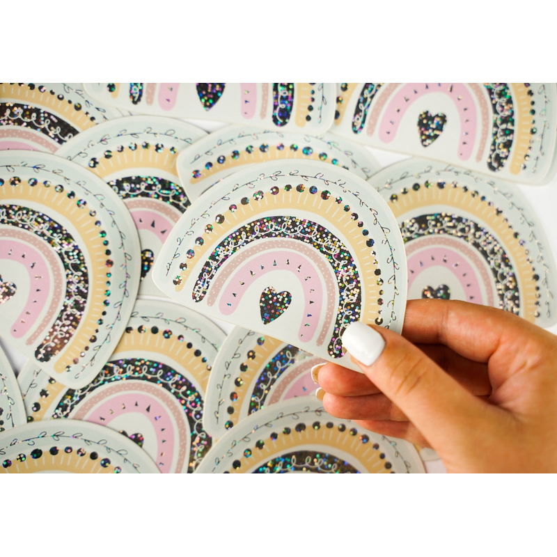 Trblietavá vodeodolná nálepka Dúha